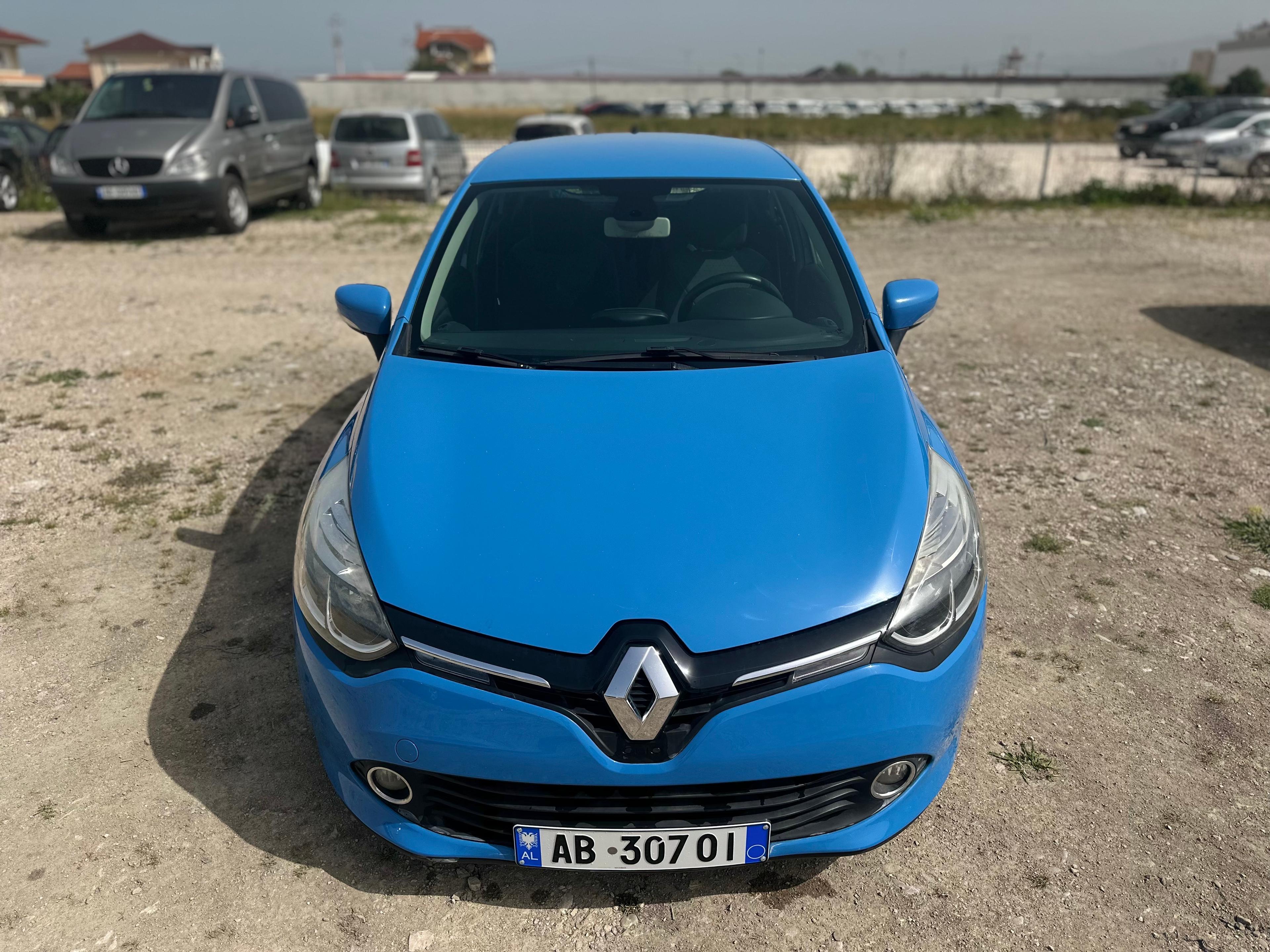 Renault Clio for rent