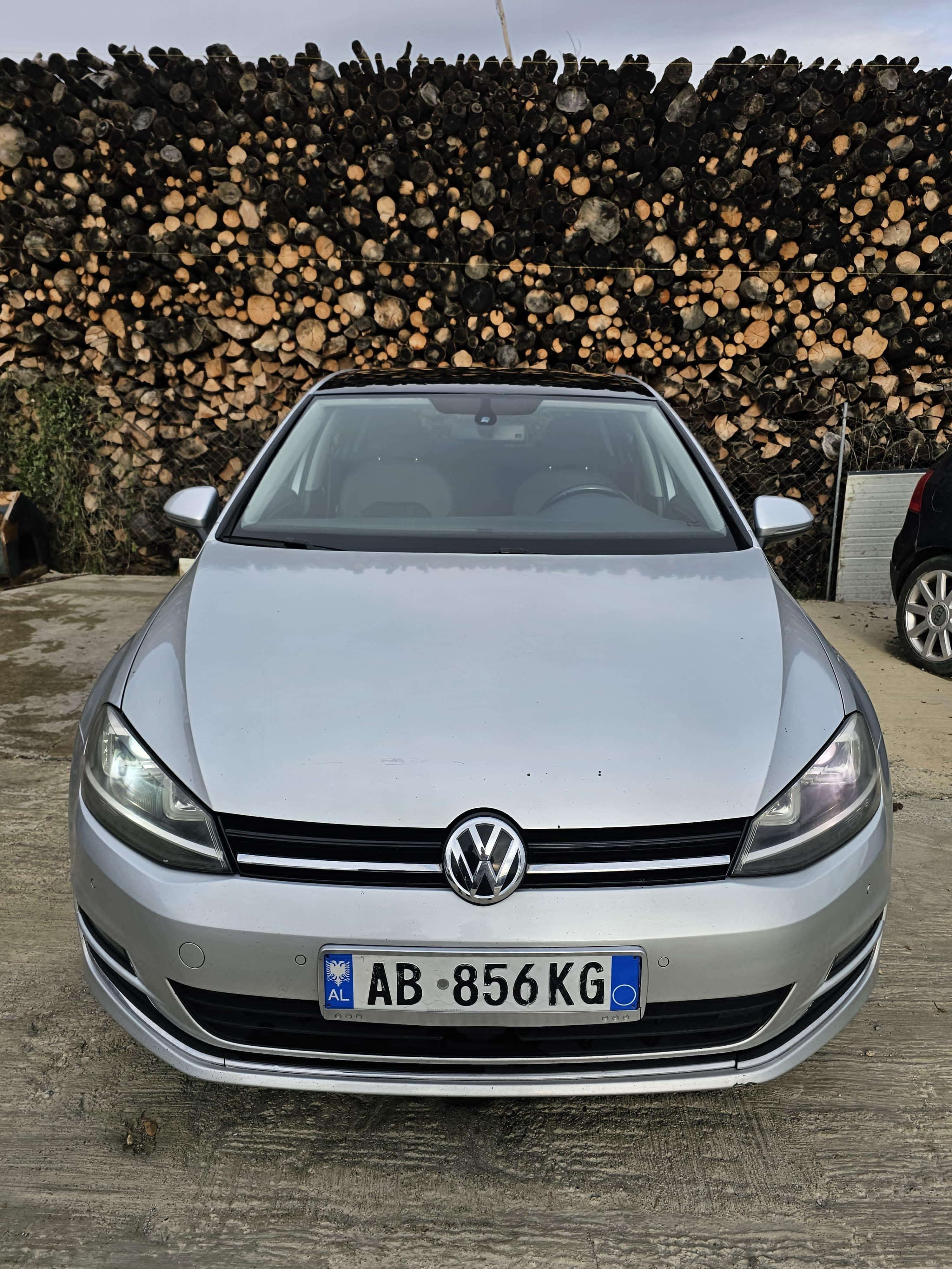 rentx listing card gallery