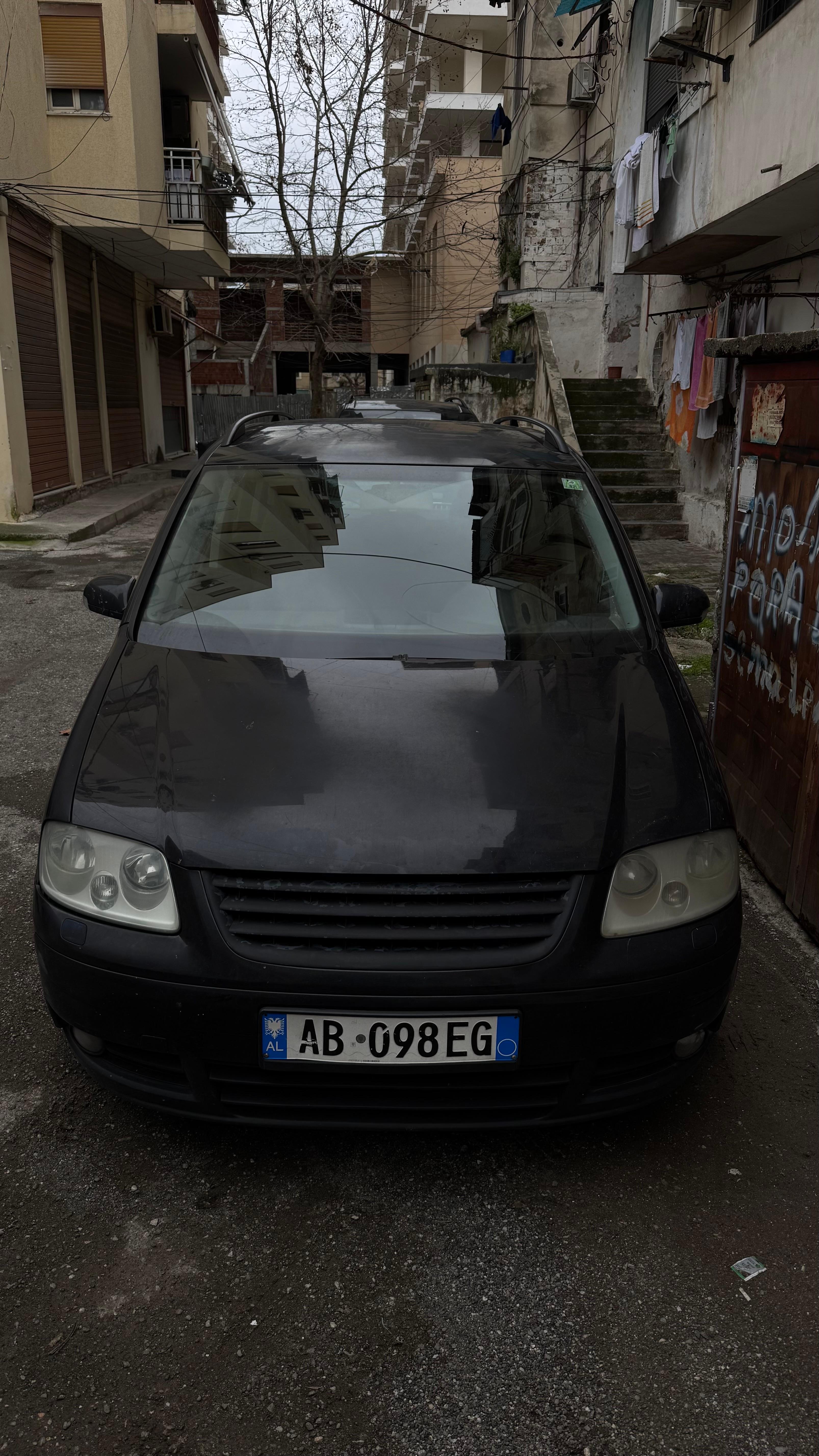 Volkswagen Touran for rent
