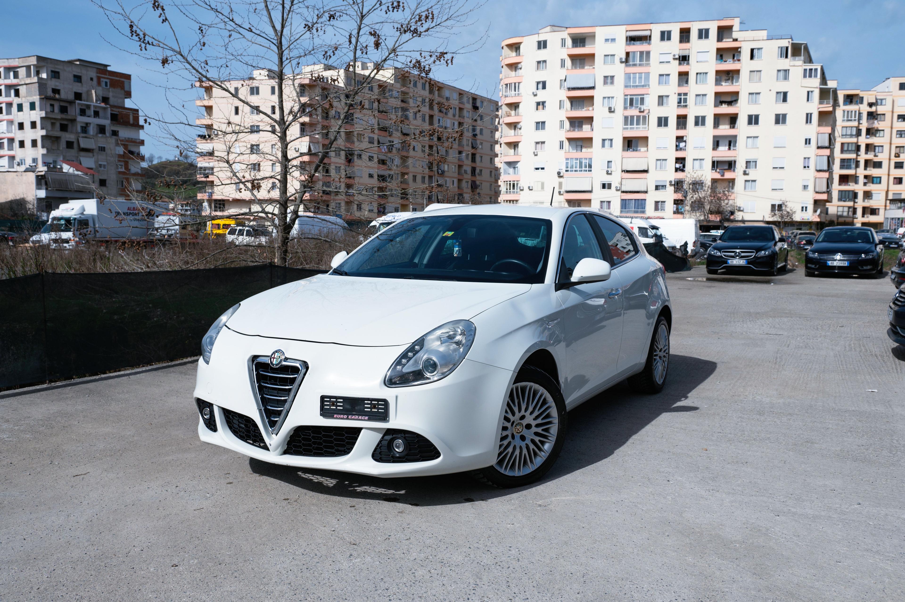 Alfa Romeo Giulietta for rent