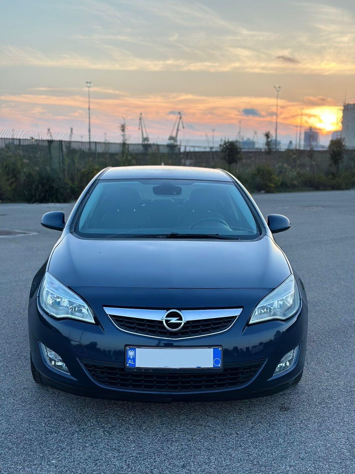 Opel Astra for rent