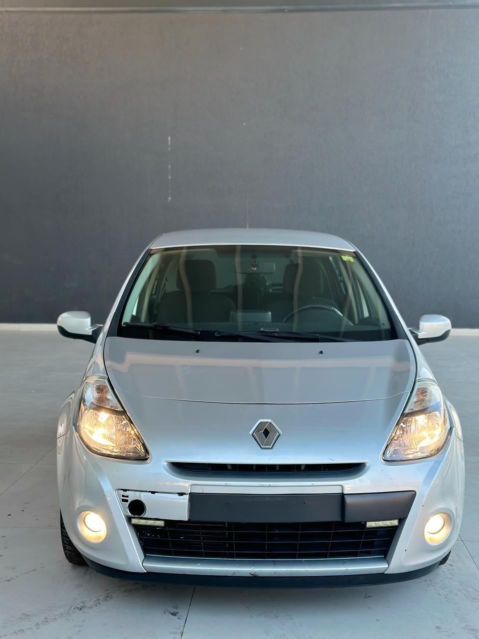 Renault Clio for rent