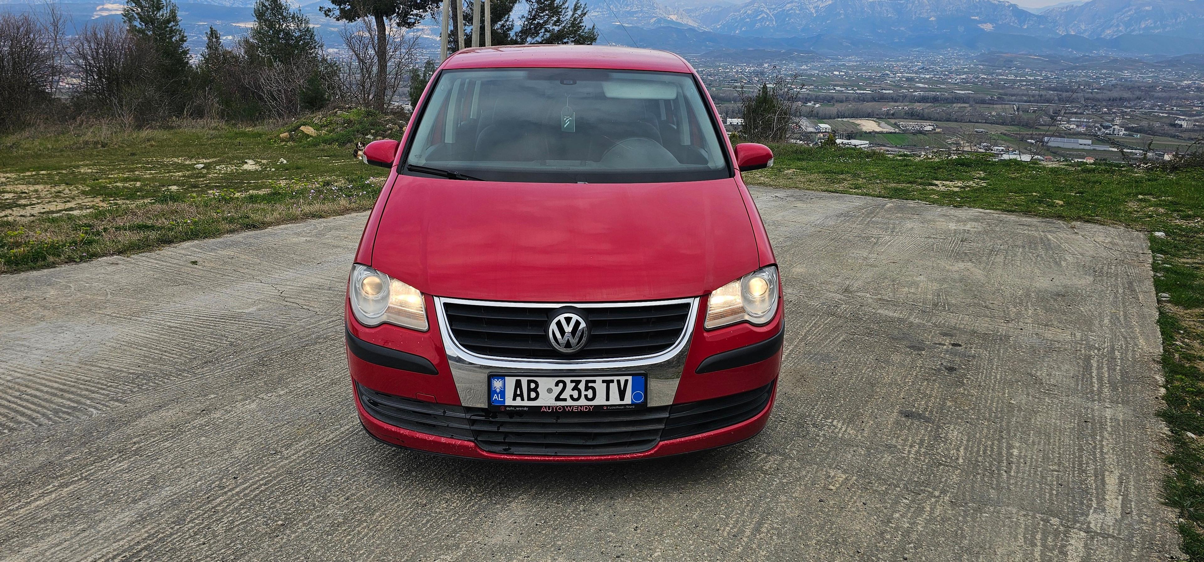 Volkswagen Touran for rent