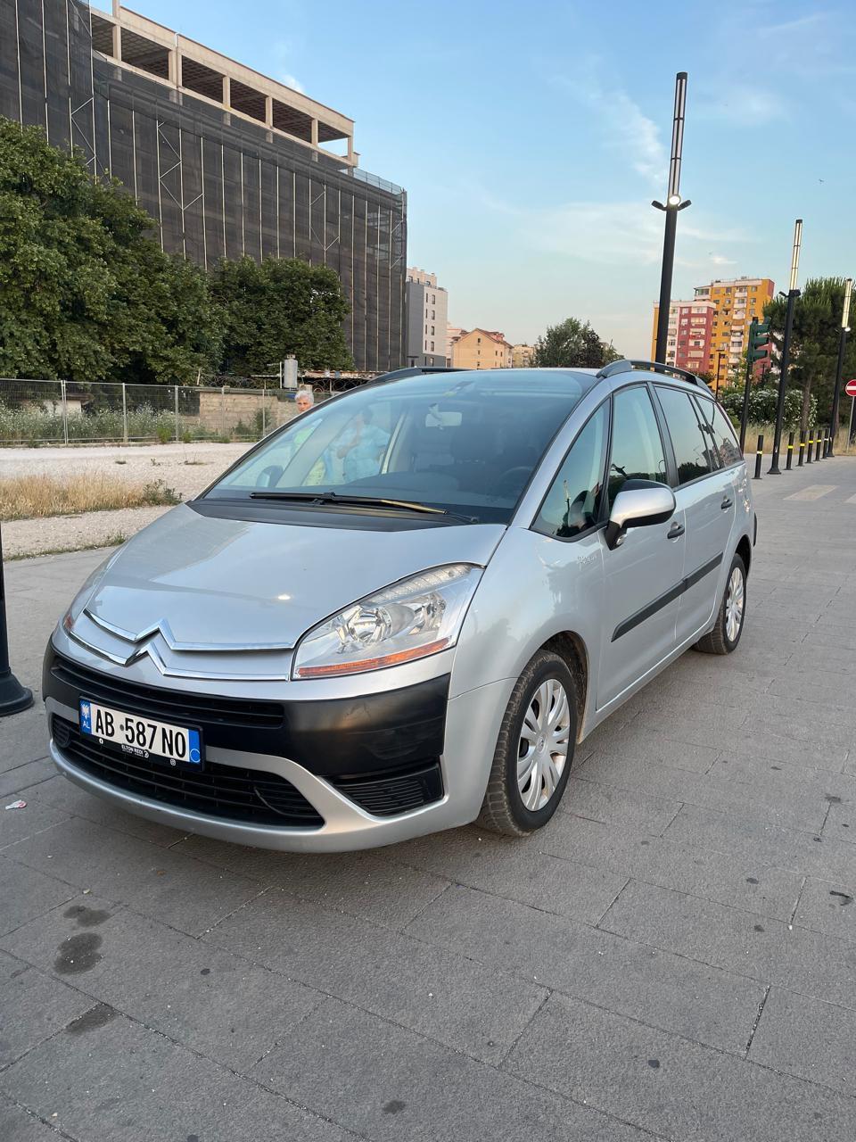 Citroen C4 Picasso for rent