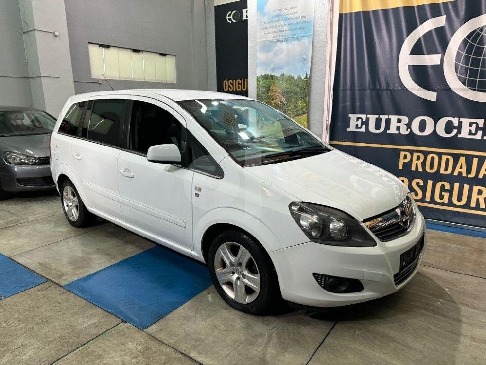Opel Zafira for rent