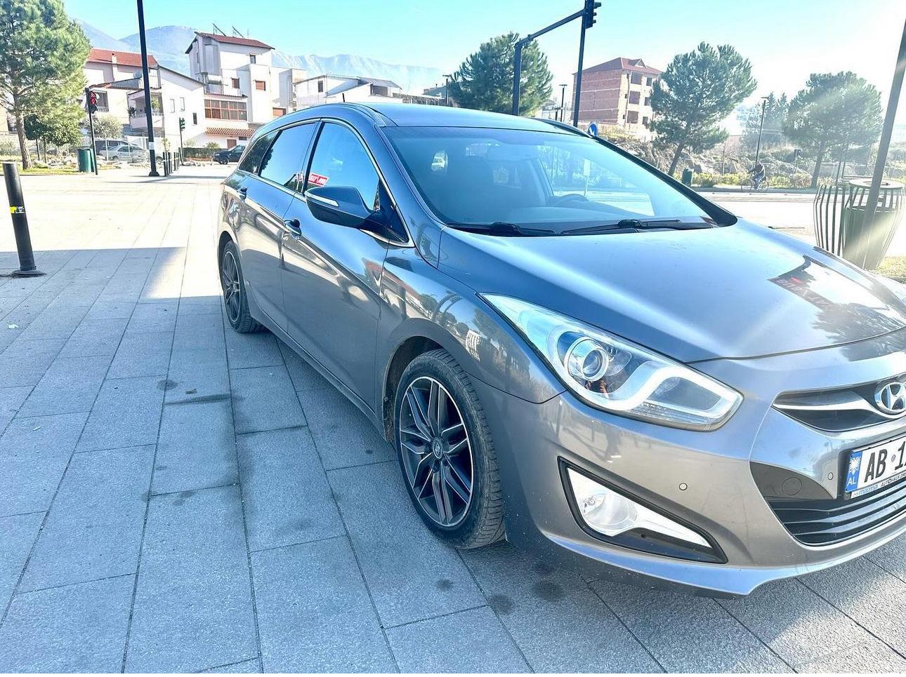 Hyundai I40 for rent