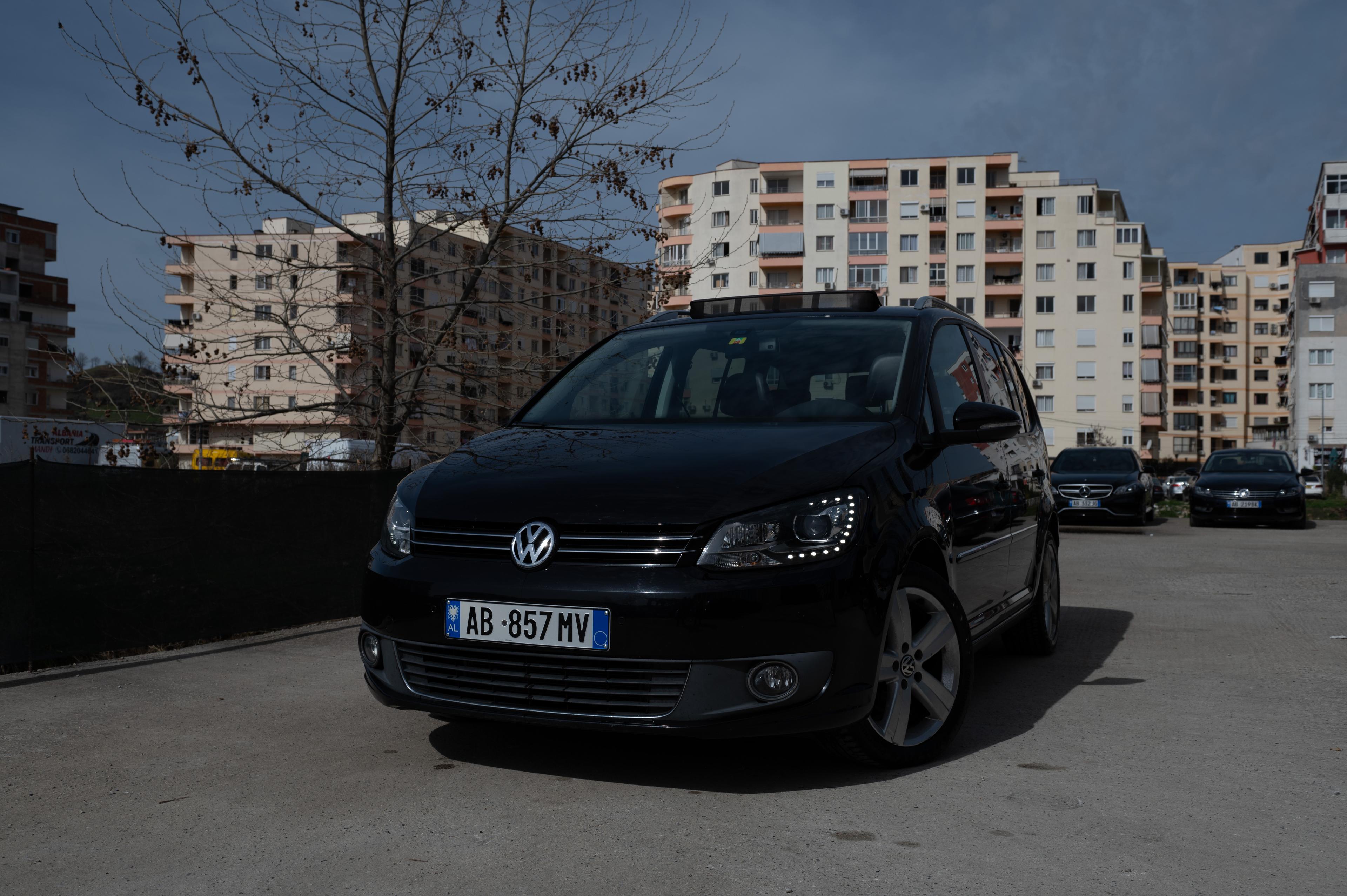 Volkswagen Touran for rent