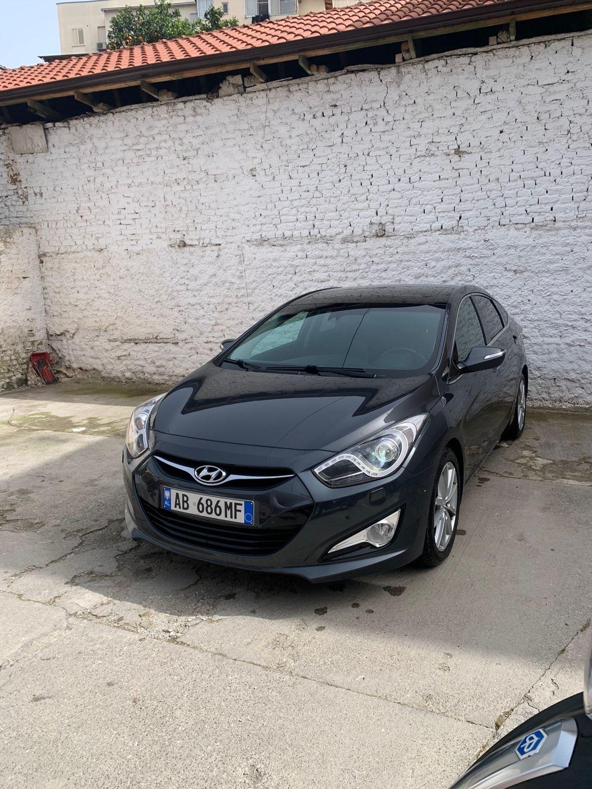 Hyundai I40 for rent