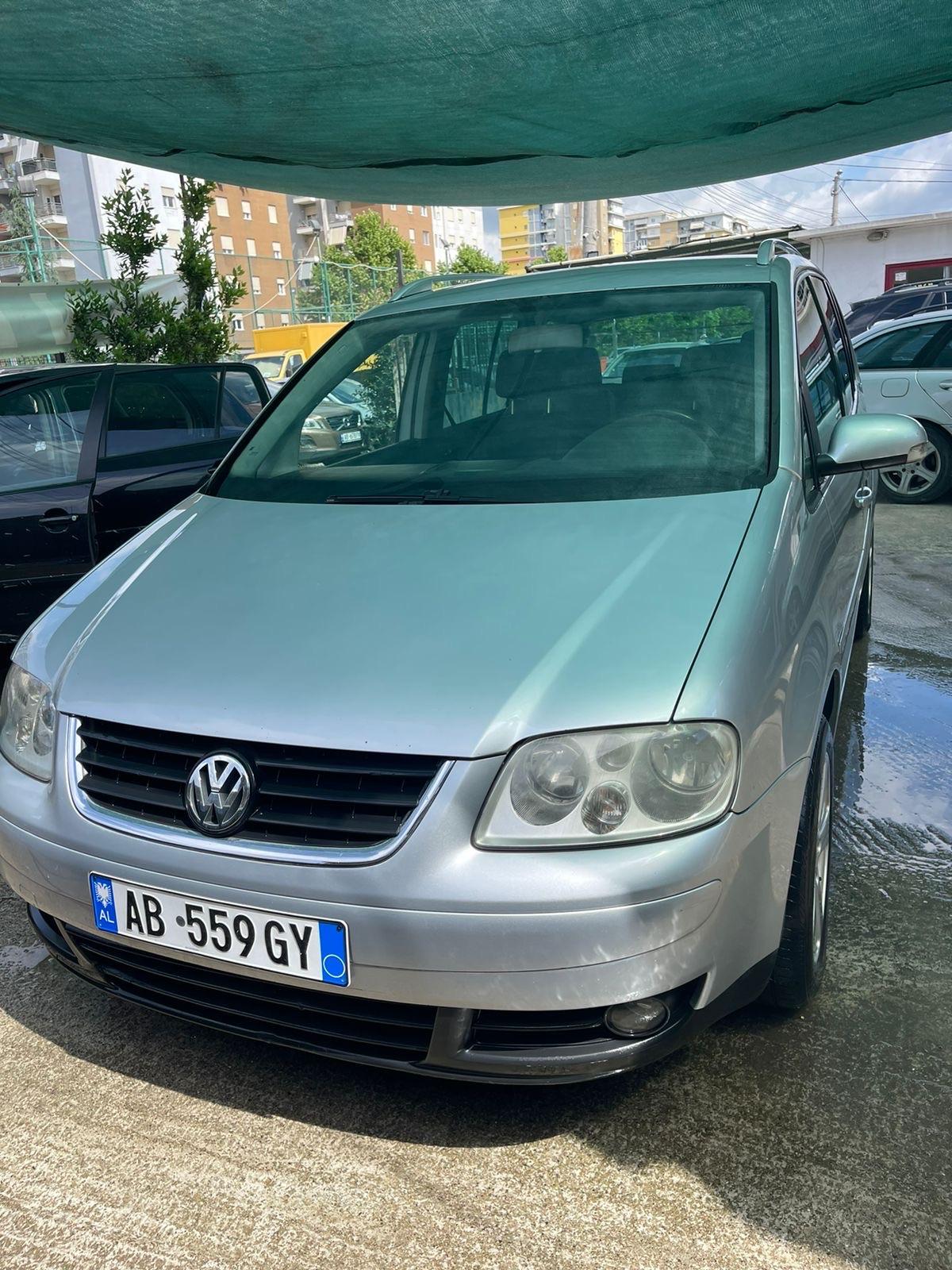 Volkswagen Touran for rent
