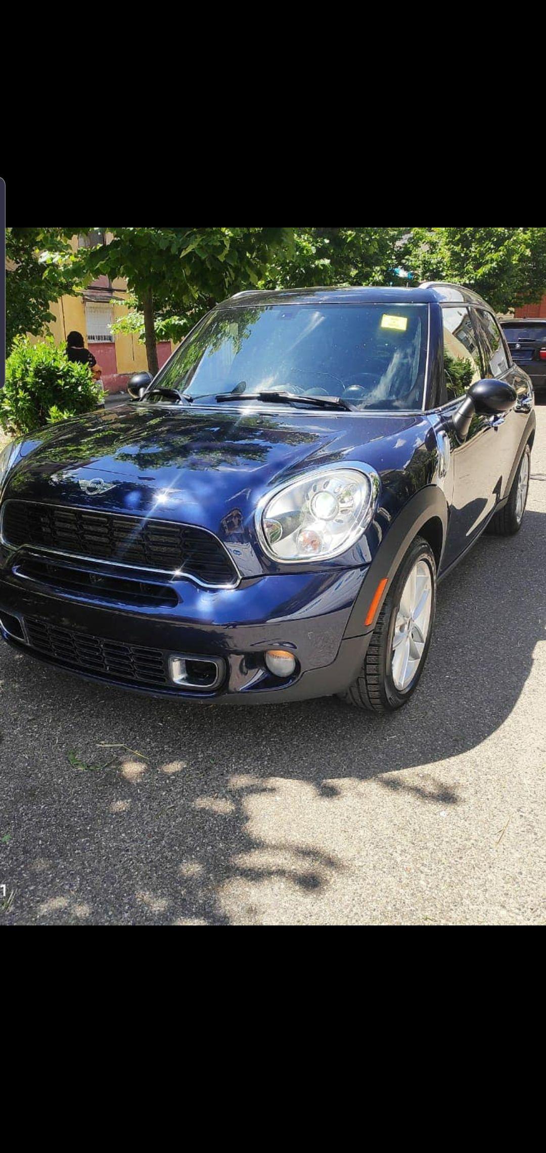 MINI Countryman for rent