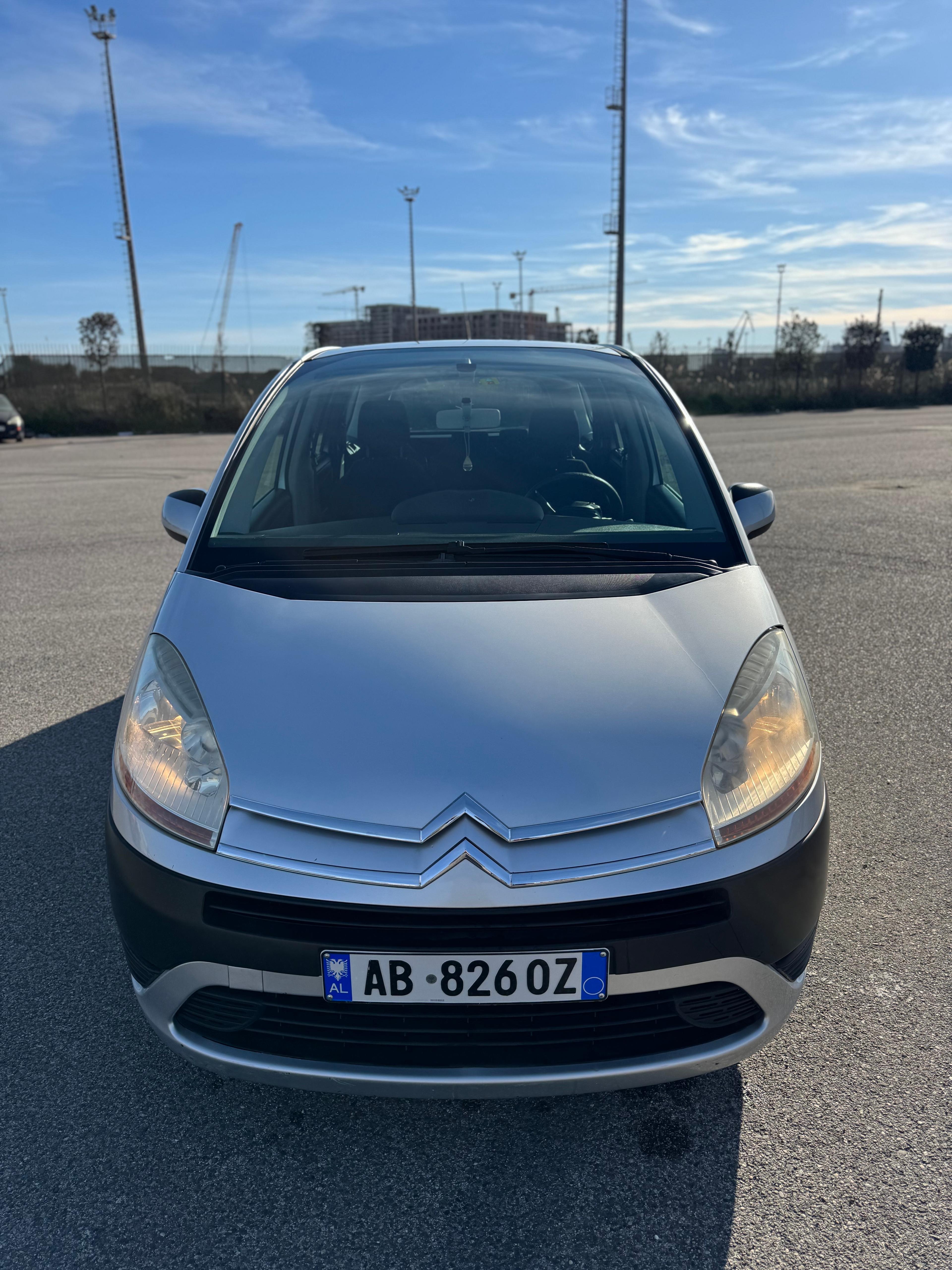 Citroen C4 Picasso for rent