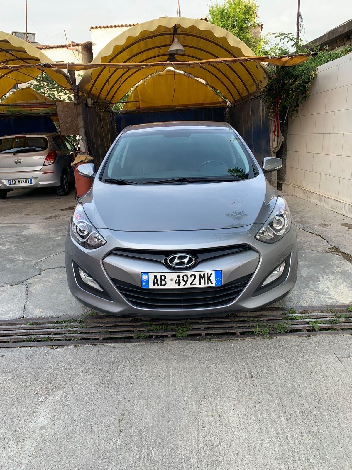 Hyundai I40 for rent