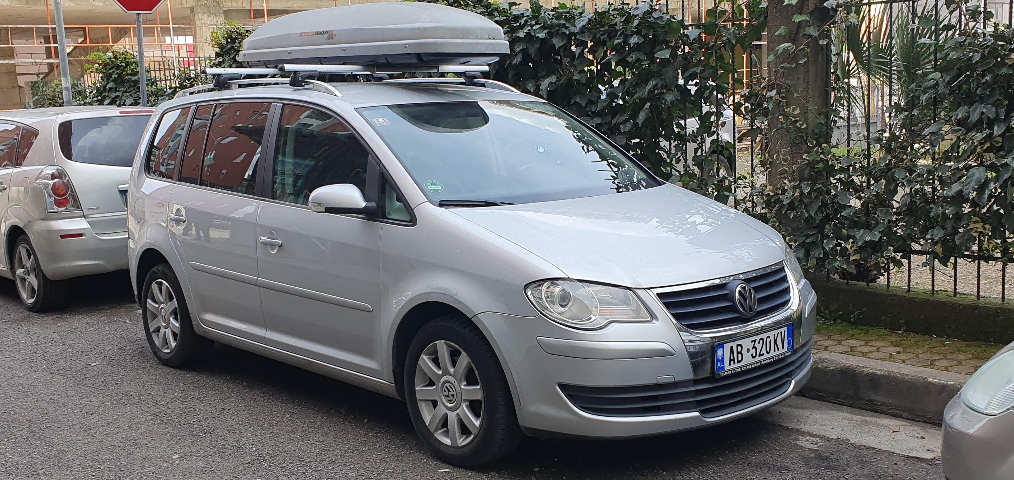 Volkswagen Touran for rent