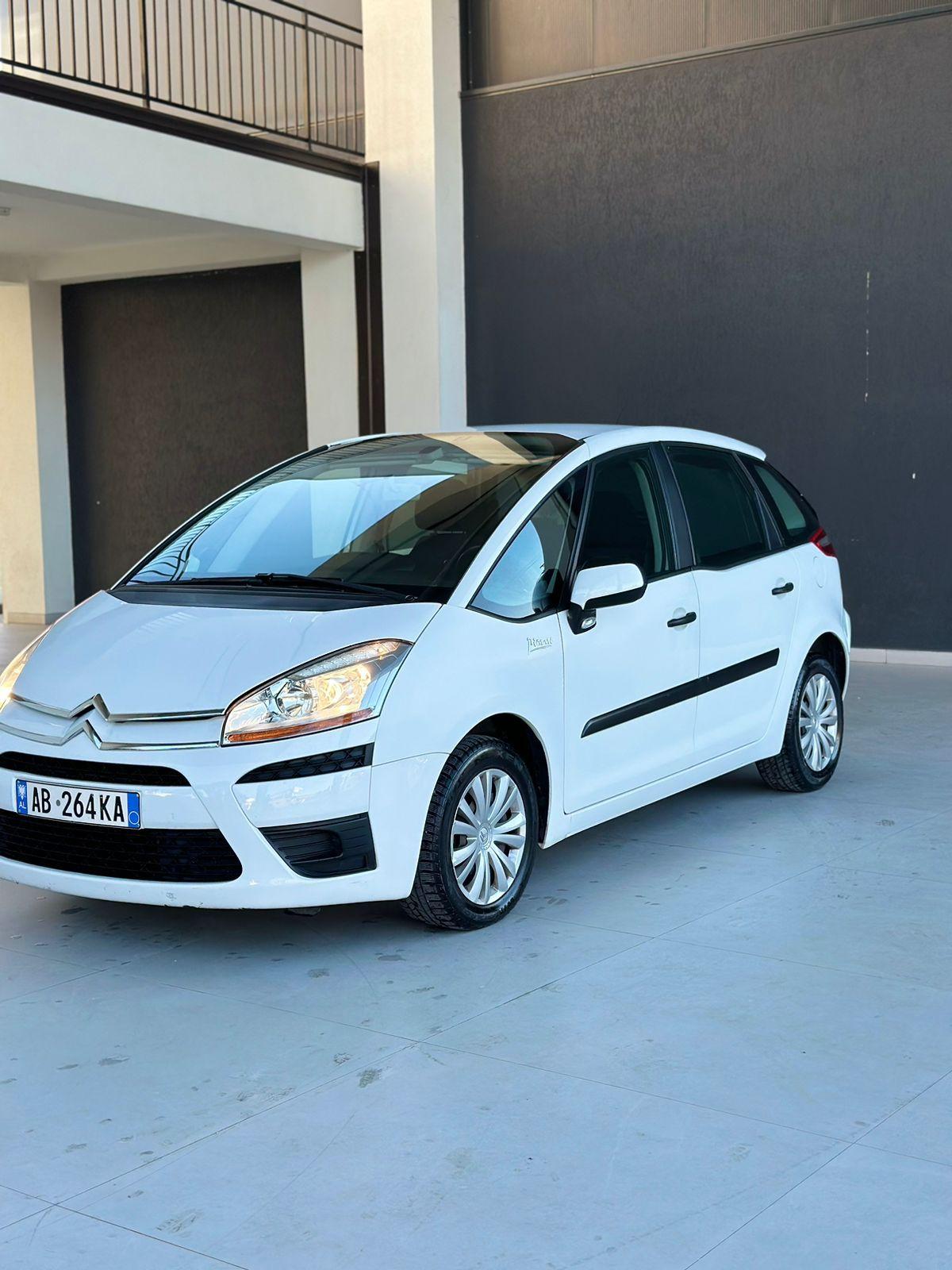 Citroen C4 Picasso for rent
