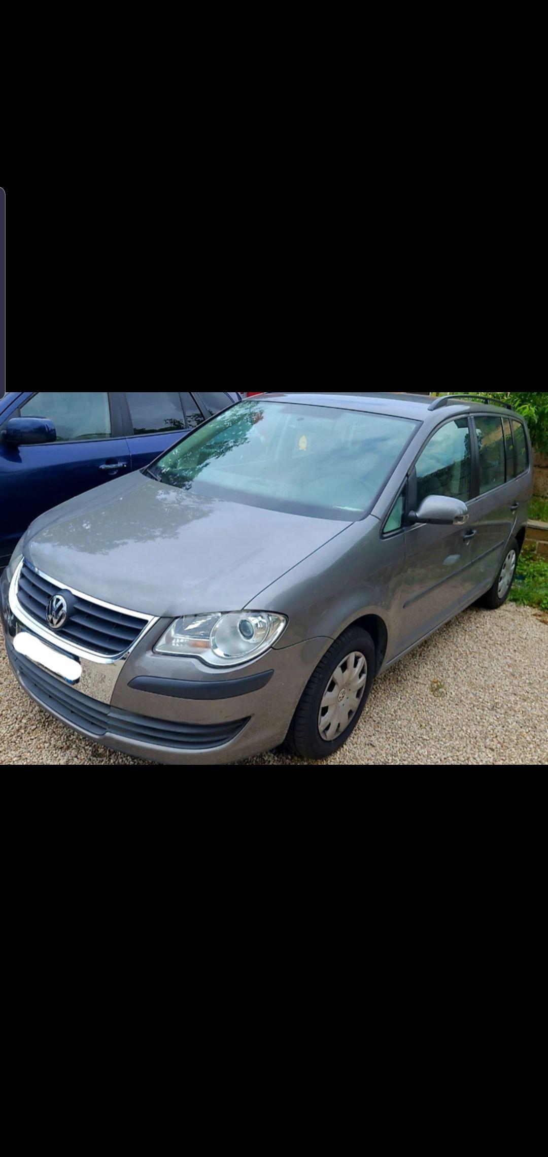Volkswagen Touran for rent