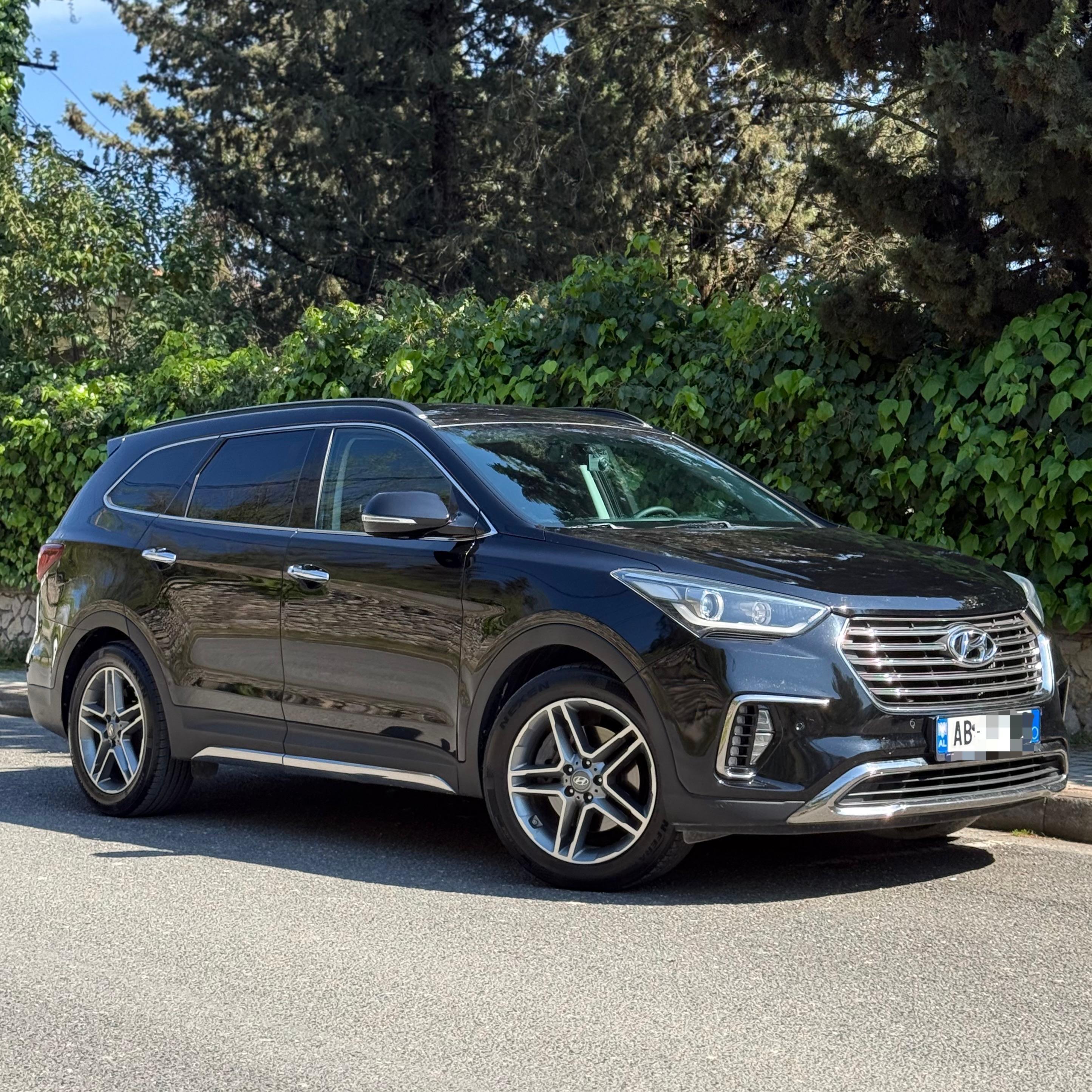Hyundai Santa Fe XL for rent