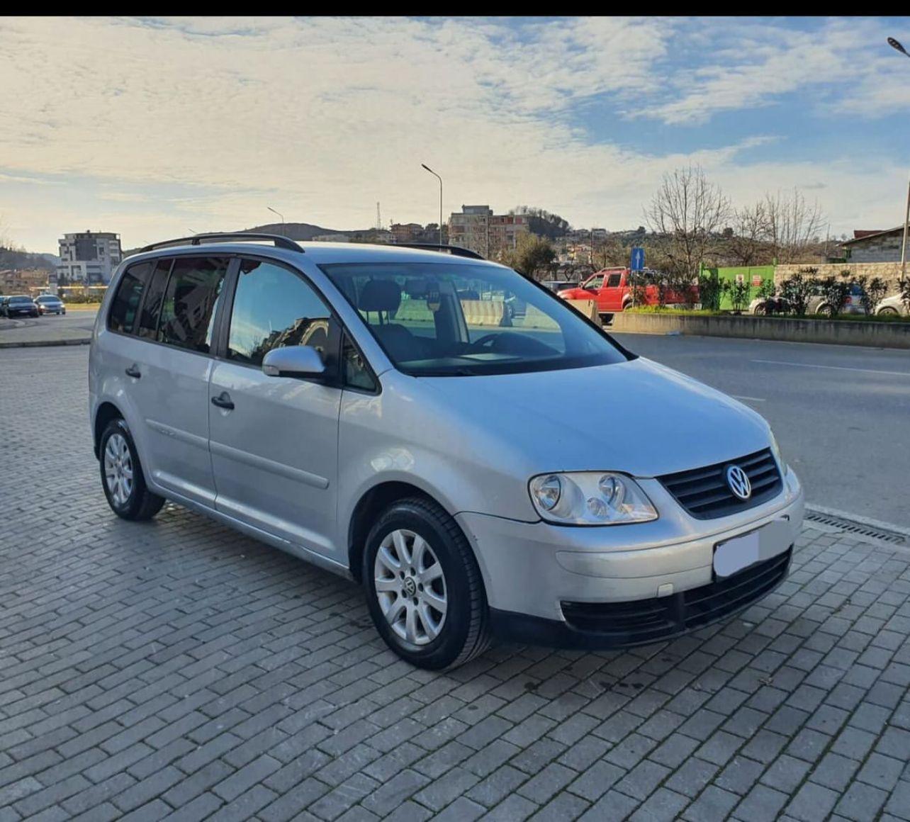 Volkswagen Touran for rent