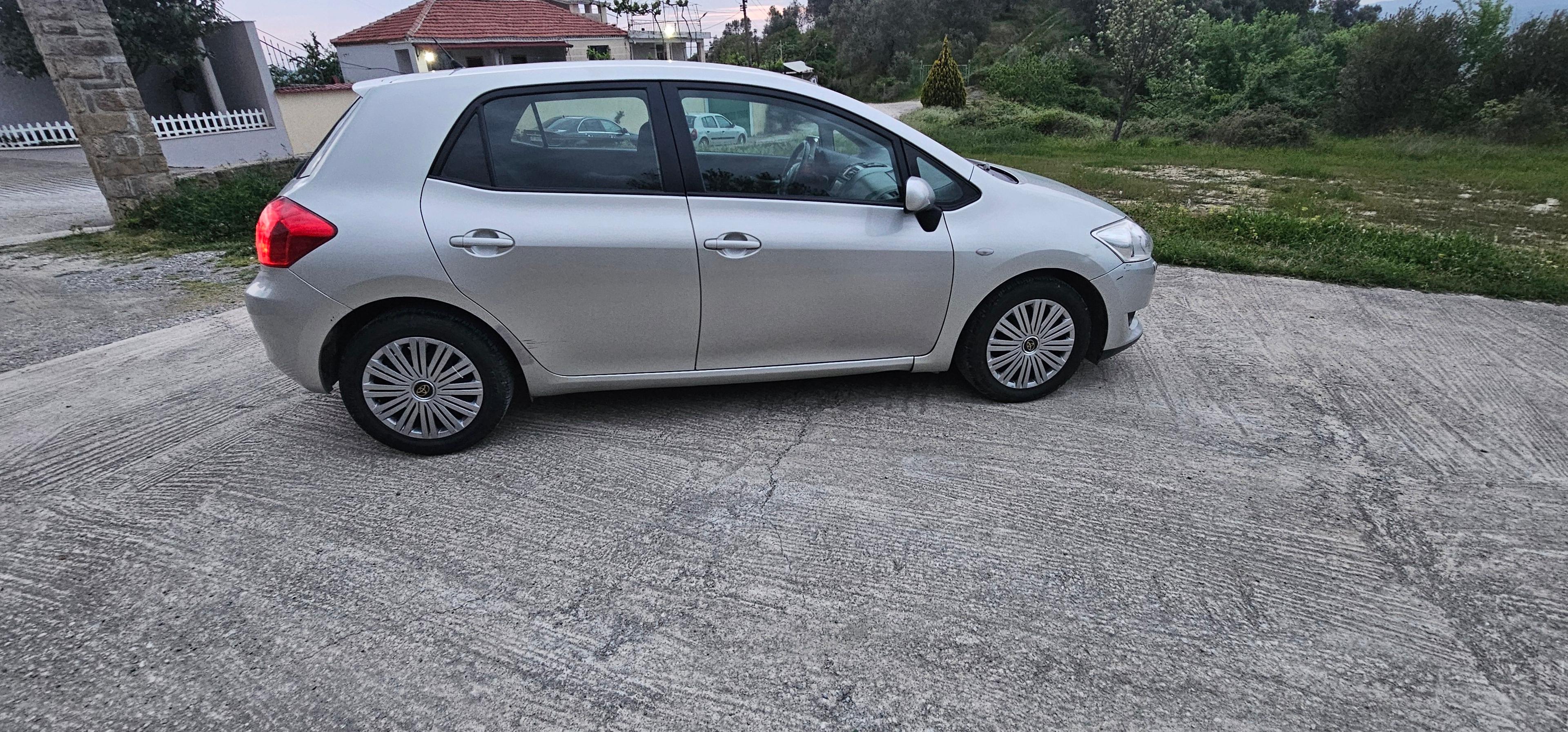 Toyota Auris for rent