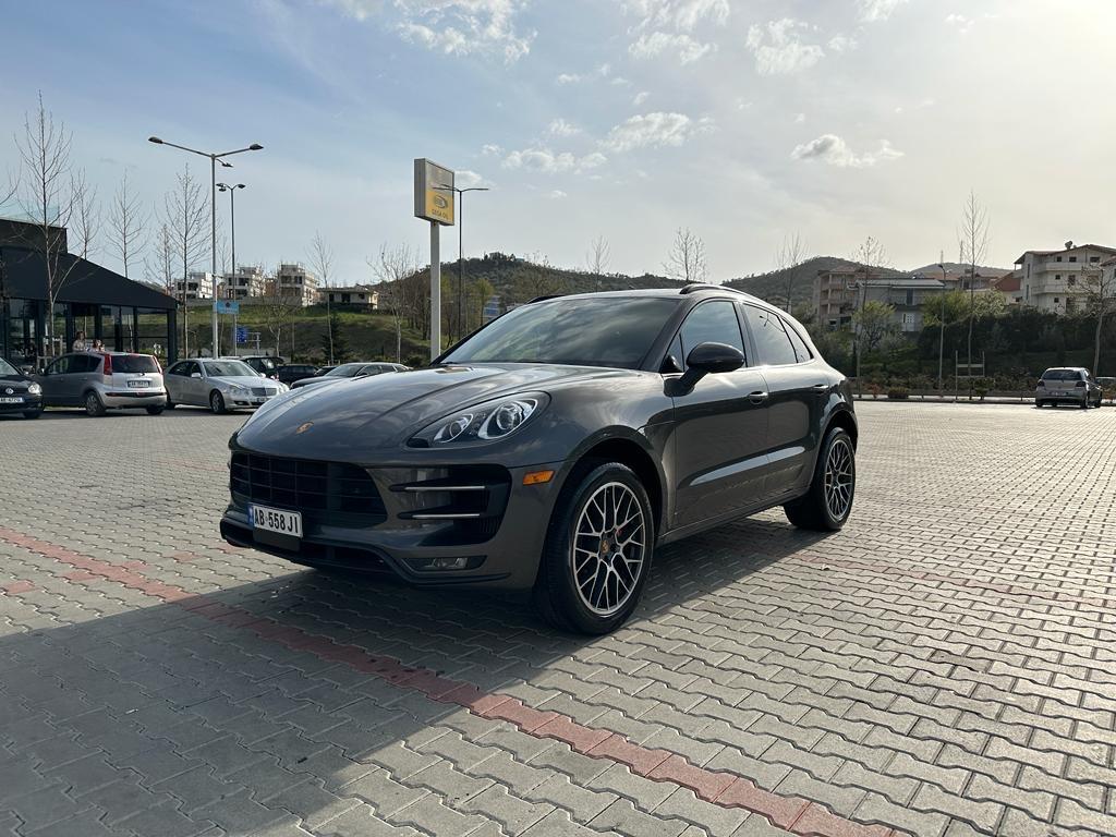 Porsche Macan for rent