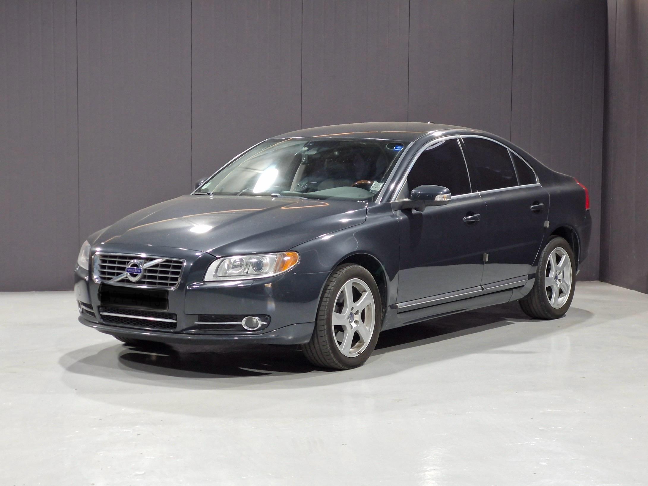 Volvo S80 for rent